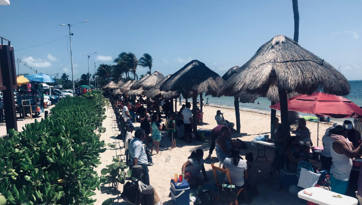 Acuden a playa del Niño a mitigar el calor