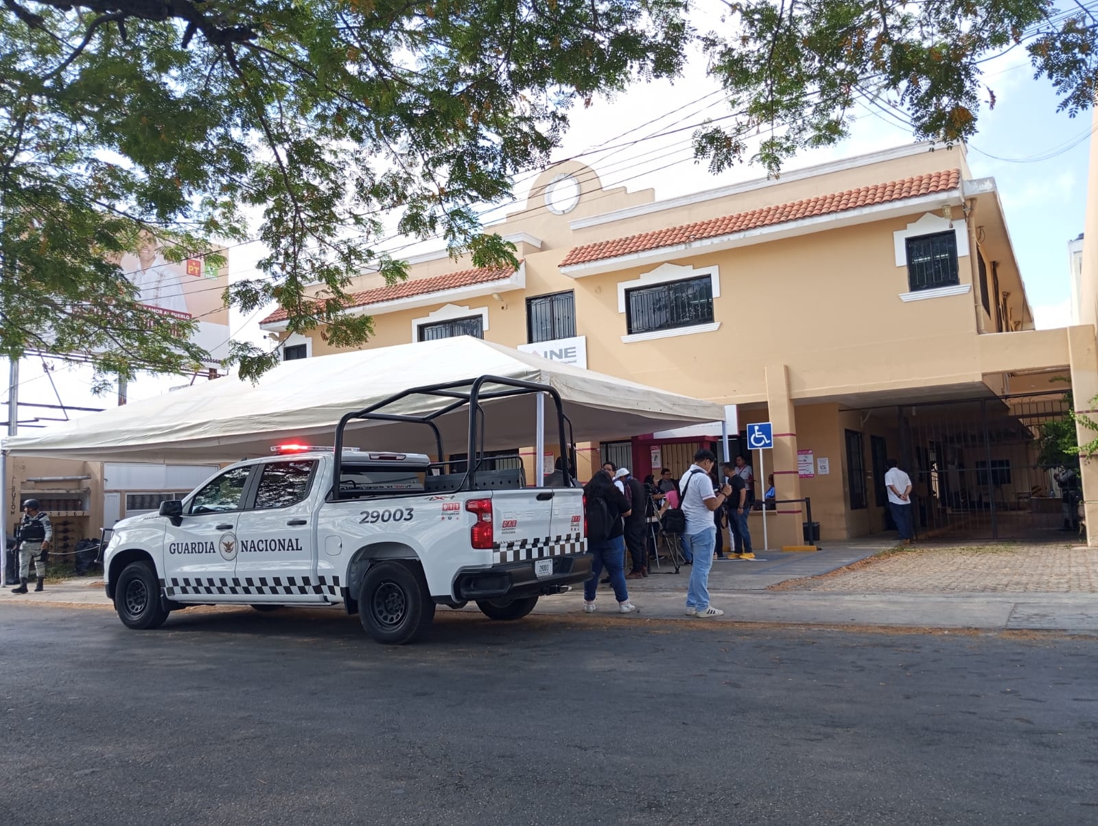 Las boletas son entregadas en el Consejo Electoral de la colonia México de Mérida Las boletas son entregadas en el Consejo Electoral de la colonia México de Mérida
