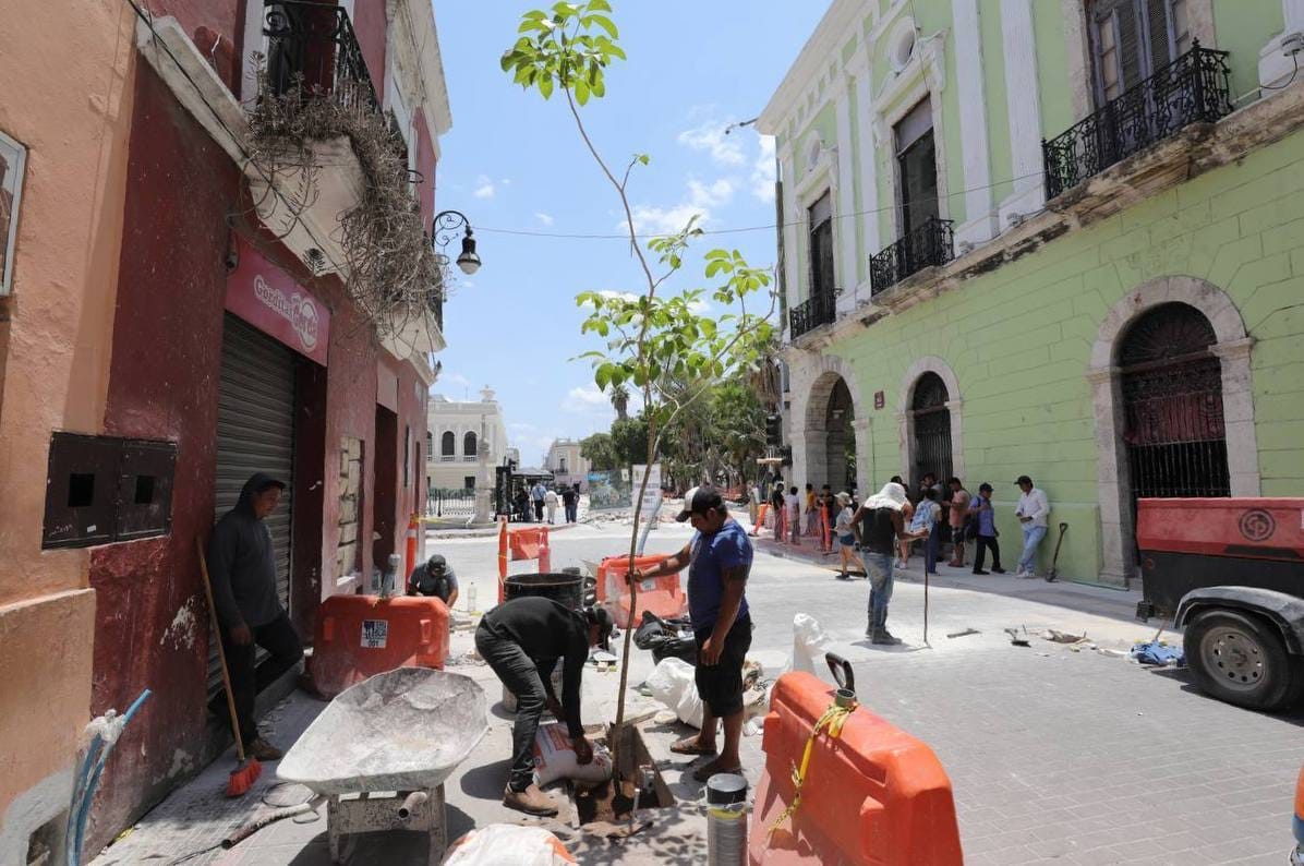 En calle 60 entre 45 y 61, así como la 47 entre 50 y 56, se hará un reajuste por no utilizar material adecuado En calle 60 entre 45 y 61, así como la 47 entre 50 y 56, se hará un reajuste por no utilizar material adecuado