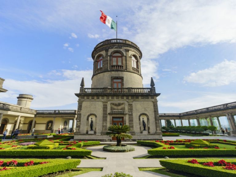 Usuarios señalan que extraños entes se pasean en Chapultepec