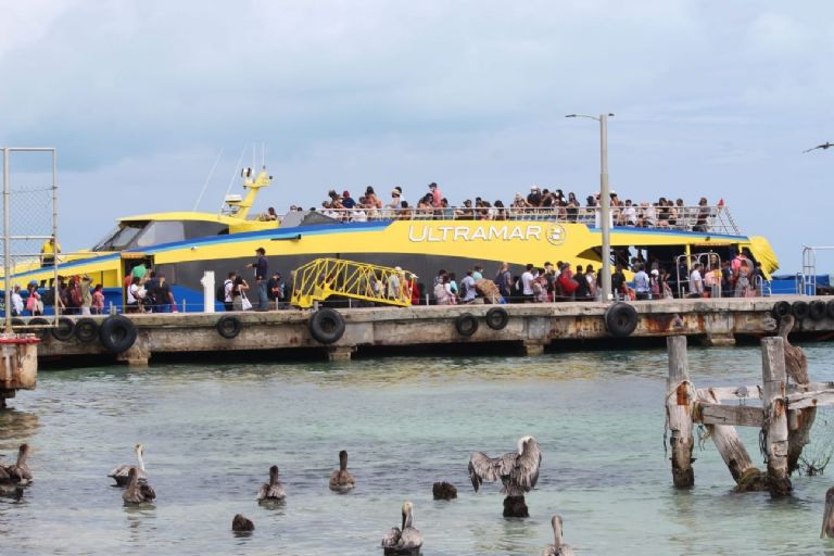   ¿Cómo llegar a la Isla de Cozumel en ferry?: Rutas desde Playa del Carmen y Cancún  