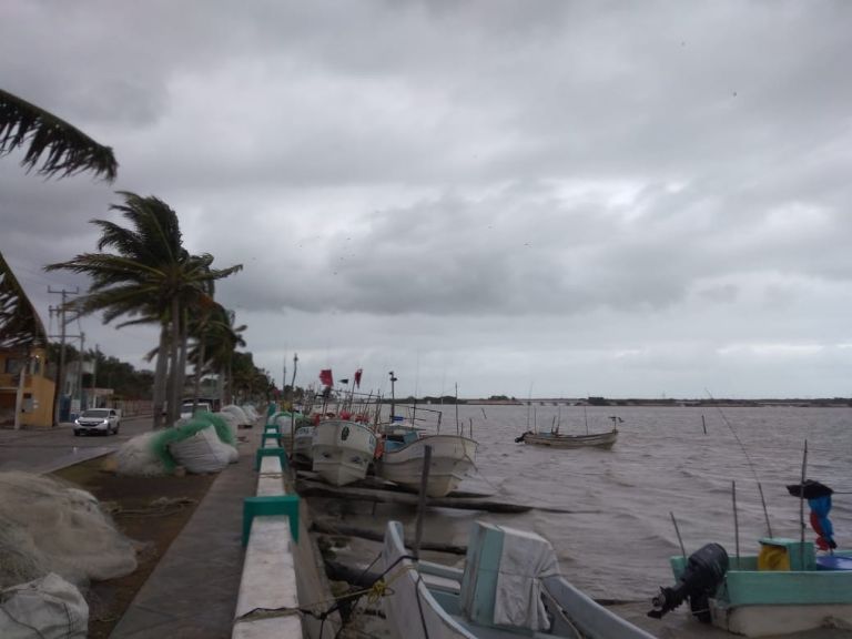 Se recomienda precaución a navegantes, a quienes viajen por carretera y durante eventos al aire libre. Se recomienda precaución a navegantes, a quienes viajen por carretera y durante eventos al aire libre.