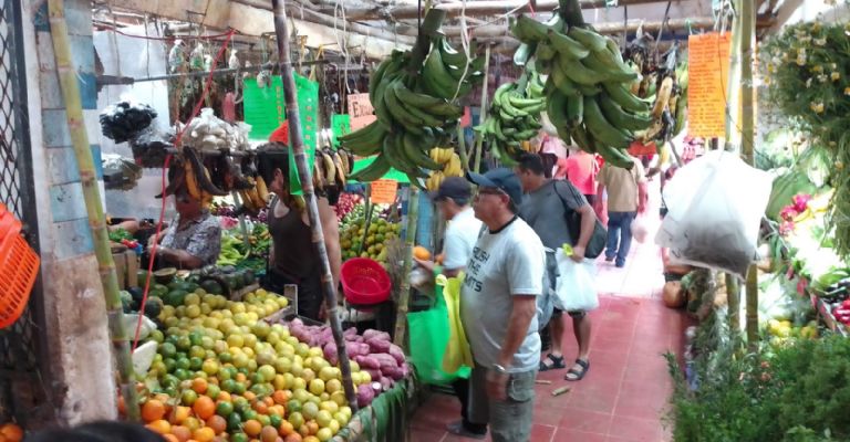 El mercado 23 es famoso por los puestos de alimentos, bebidas productos y más El mercado 23 es famoso por los puestos de alimentos, bebidas productos y más