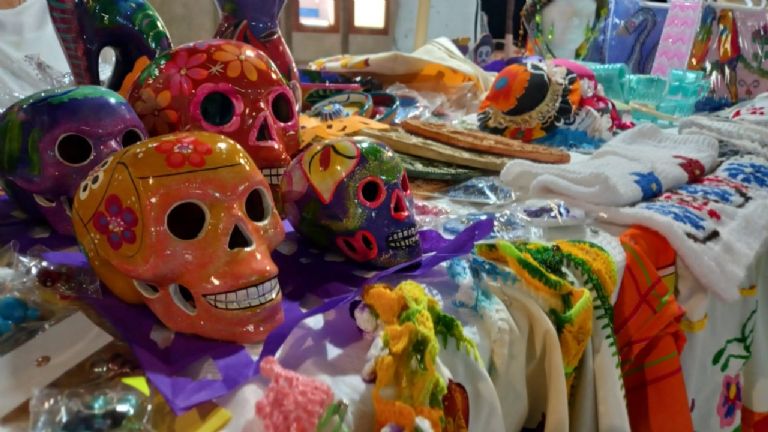 Se exponen artesanías en la Feria de Tunich Se exponen artesanías en la Feria de Tunich