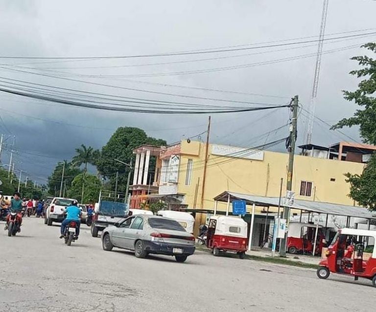 En Ciudad del Carmen, la detección de un pochimóvil sin permisos desató un zafarrancho entre mototaxistas, taxistas e inspectores En Ciudad del Carmen, la detección de un pochimóvil sin permisos desató un zafarrancho entre mototaxistas, taxistas e inspectores