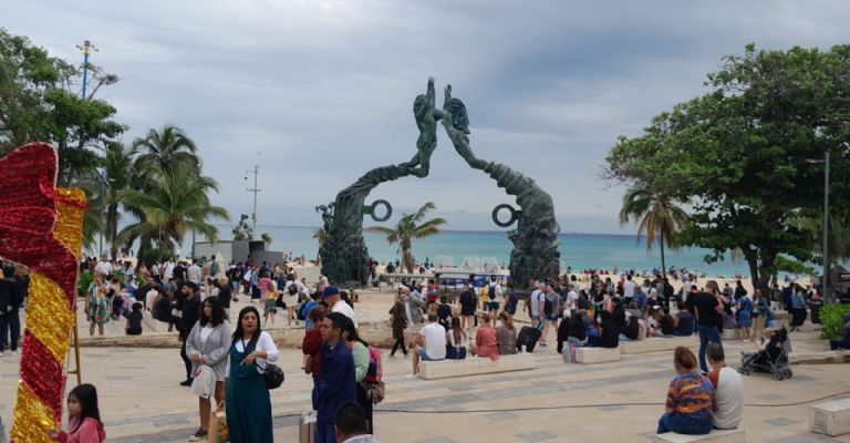 El perrito murió luego de ingresar al mar en Playa del Carmen