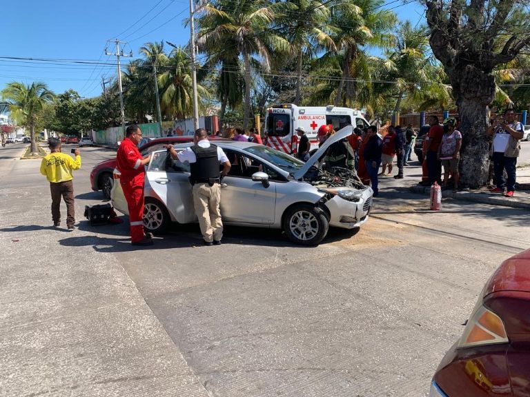 Doble choque deja cuatro lesionados en Ciudad del Carmen - PorEsto