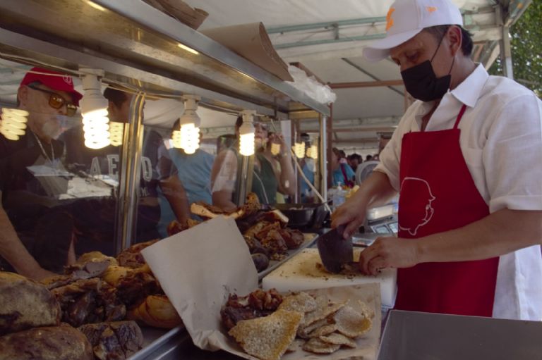 Habrá la venta de chicharra por kilos en el festival en Xcalachén Habrá la venta de chicharra por kilos en el festival en Xcalachén