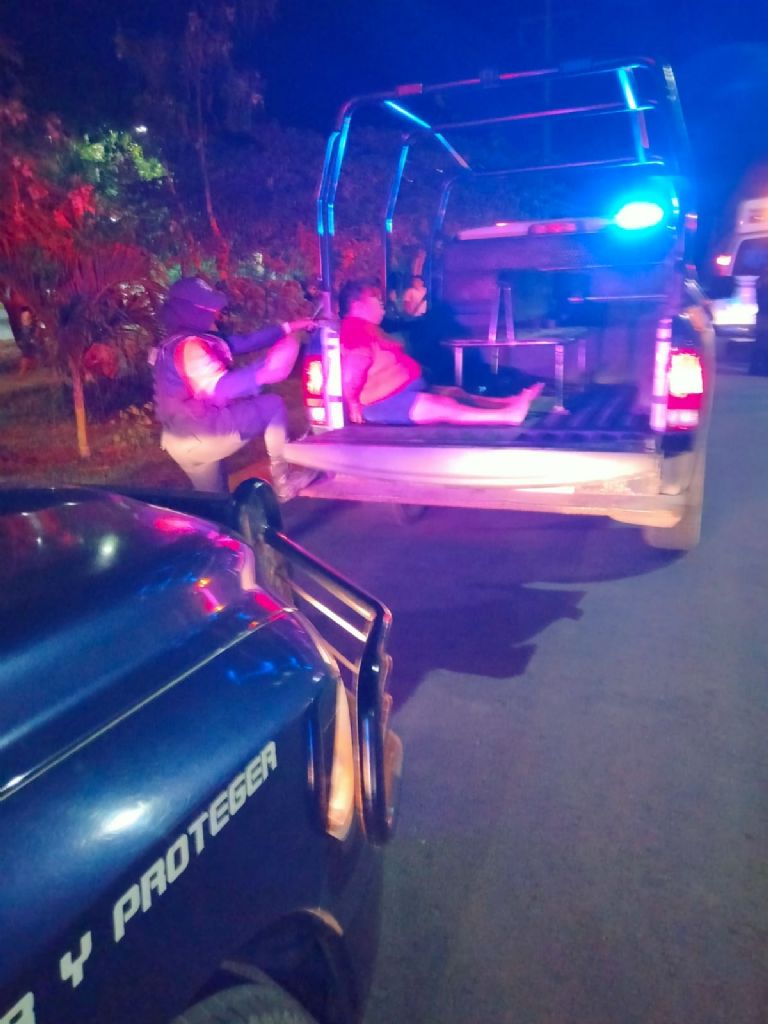 Mujer ataca con un cuchillo a su hijo en Playa del Carmen - PorEsto