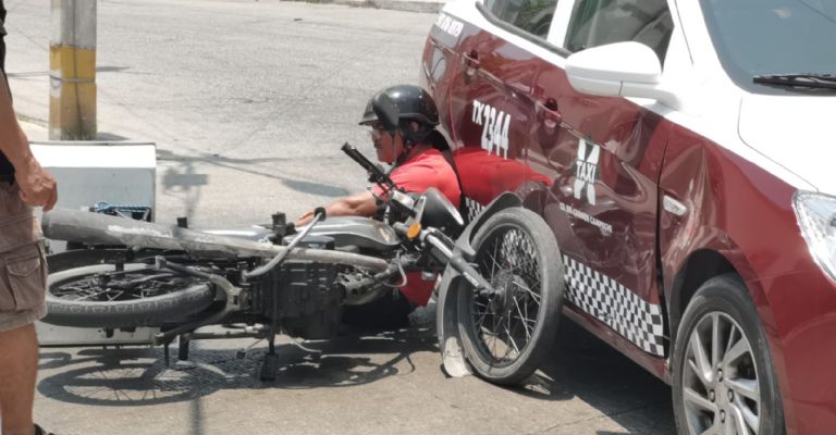 Taxista se pasa el alto y deja a un motociclista herido en Ciudad del ...