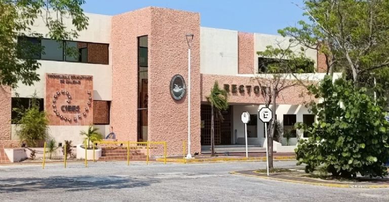 La baja inscripción de alumnos para estudiar energías renovables se debe a la poca difusión, pero la carrera no se cerrará La baja inscripción de alumnos para estudiar energías renovables se debe a la poca difusión, pero la carrera no se cerrará