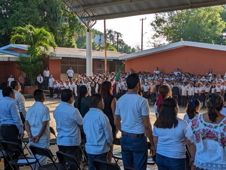 Reanudan clases en Quintana Roo tras el  paso del Huracán Beryl  