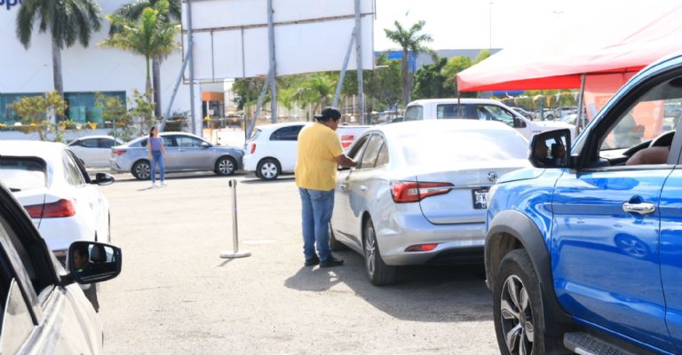 El refrendo vehicular es un pago anual que mantiene vigentes las placas del vehículo El refrendo vehicular es un pago anual que mantiene vigentes las placas del vehículo