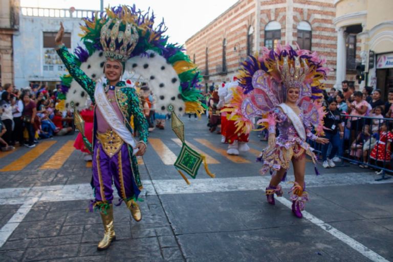 El desfile infantil se realiza en el Centro de Mérida El desfile infantil se realiza en el Centro de Mérida