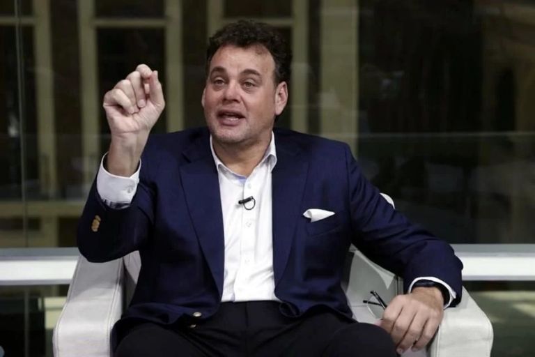 Agreden a David Faitelson tras el Clásico: Le arrojan cerveza en el rostro a la salida del Estadio Akron