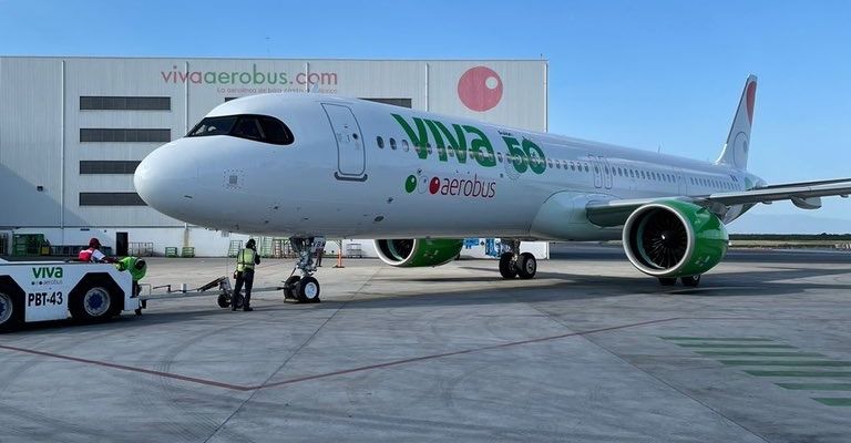 VivaAerobus deja esperando más de cuatro horas a pasajeros del vuelo Mérida-CDMX